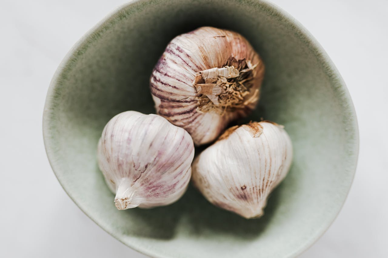 VegNews.garlicbowl.pexels