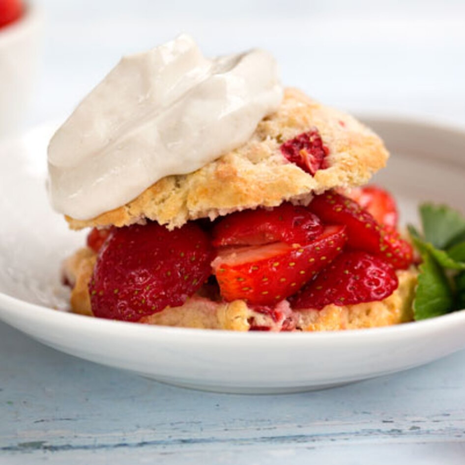 Healthy Strawberry Shortcake With Maple Creme